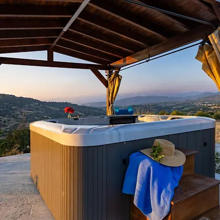 Seaview Wooden With Jacuzzi *